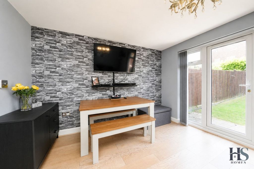 Property photo 2 of 45