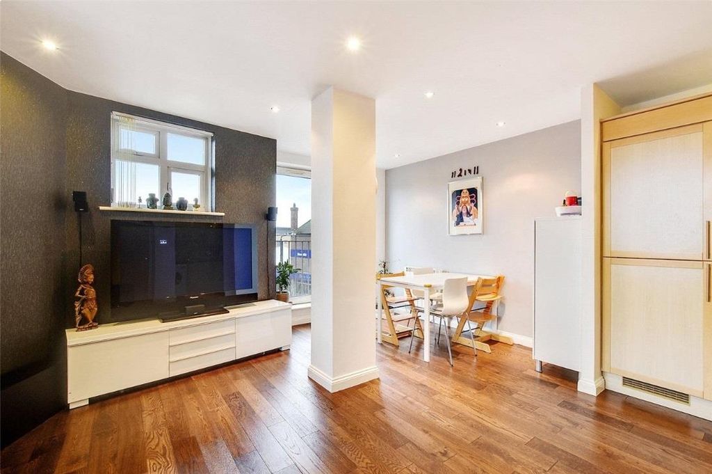 Property photo 2 of 10 Image