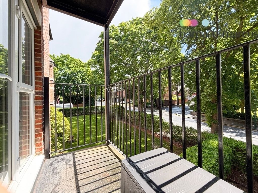 Property photo 3 of 10 Balcony
