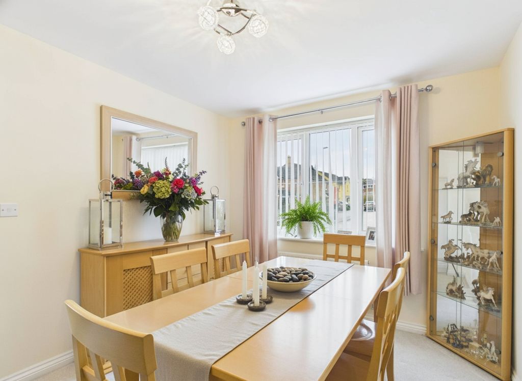 Property photo 3 of 12 Ewemove South Molton - 19 Sycamore Drive