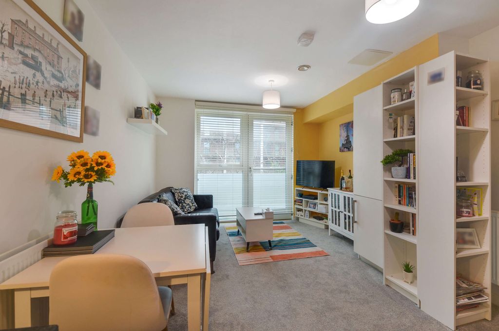 Property photo 2 of 14 Open Plan Living Area_Pic_ (2).Jpg