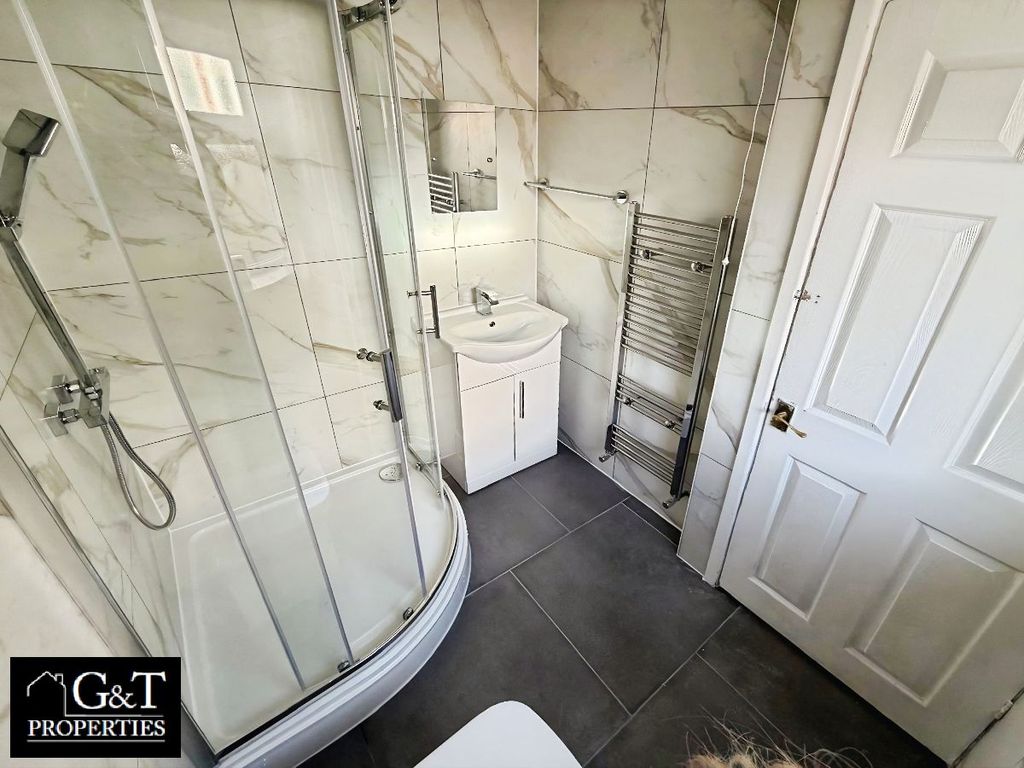 Property photo 1 of 18 Downstairs Bathroom