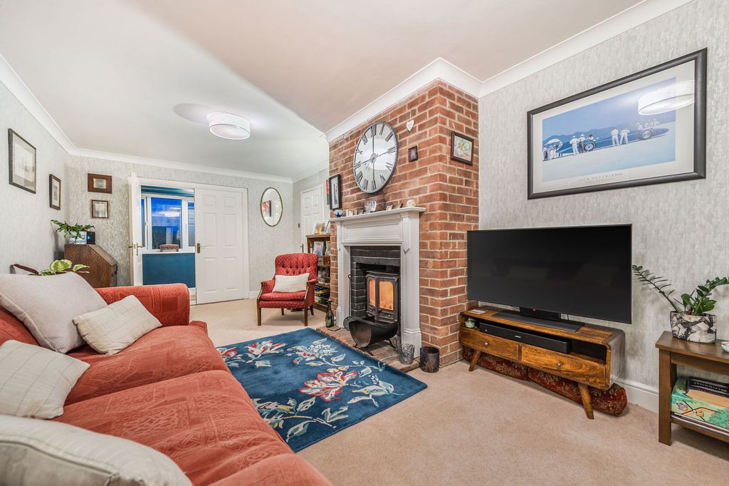 Property photo 3 of 26