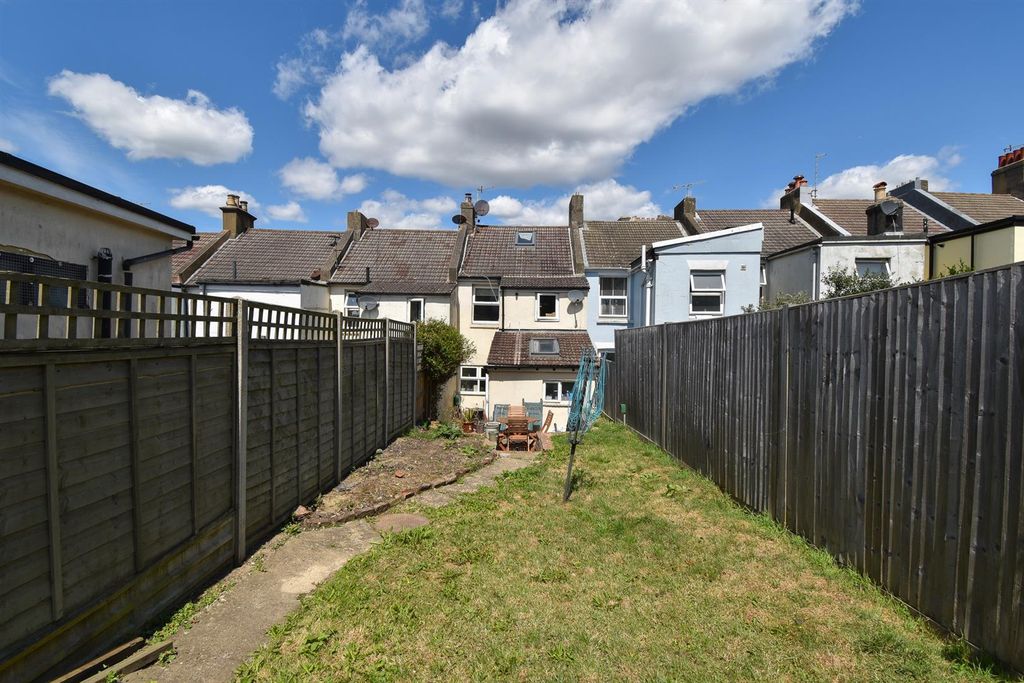 Property photo 2 of 16 Garden