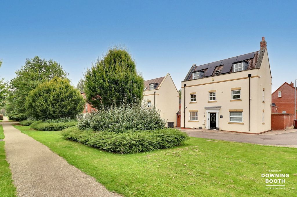 Property photo 2 of 31