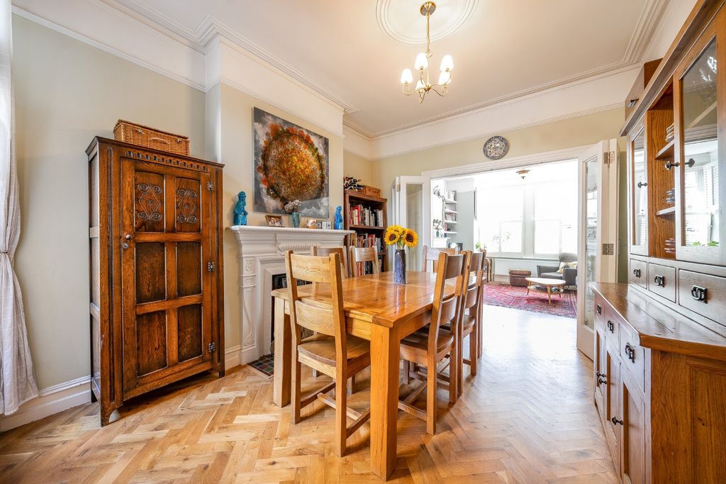 Property photo 2 of 14 Picture No. 09