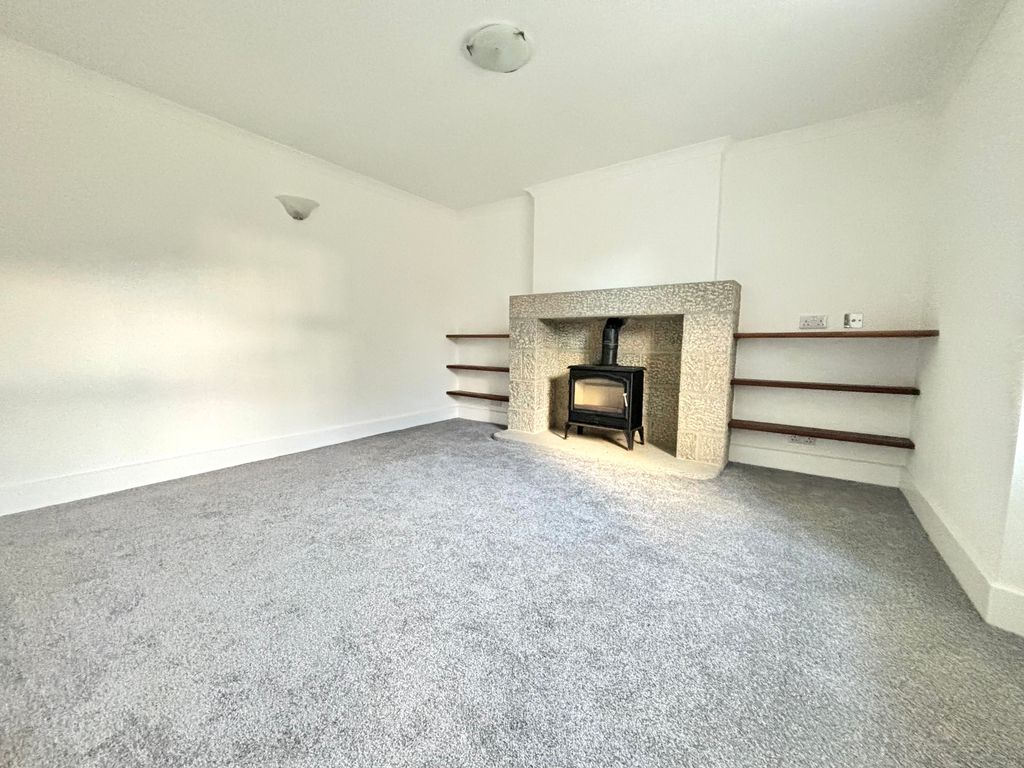 Property photo 2 of 11 Lounge