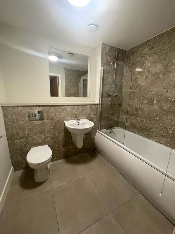 Property photo 2 of 8 Bathroom