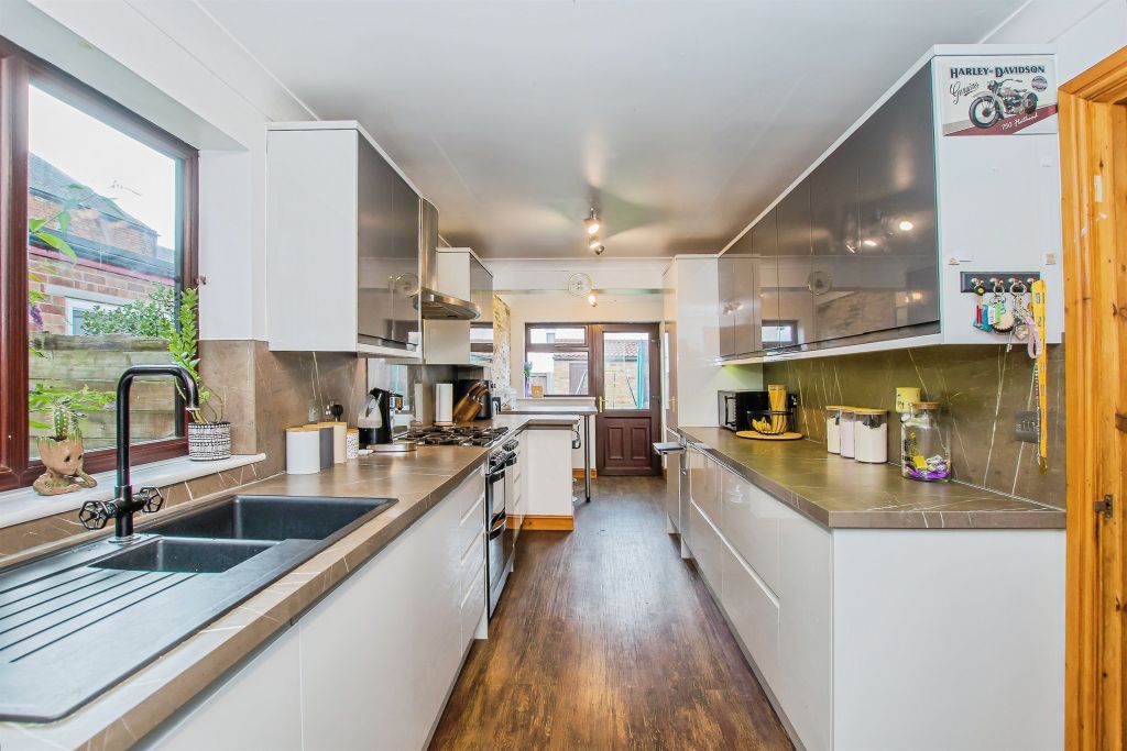 Property photo 2 of 23 Kitchen