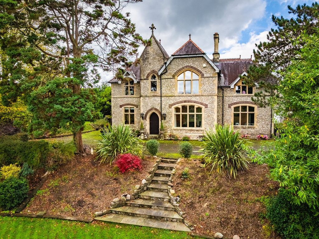 Property photo 2 of 34