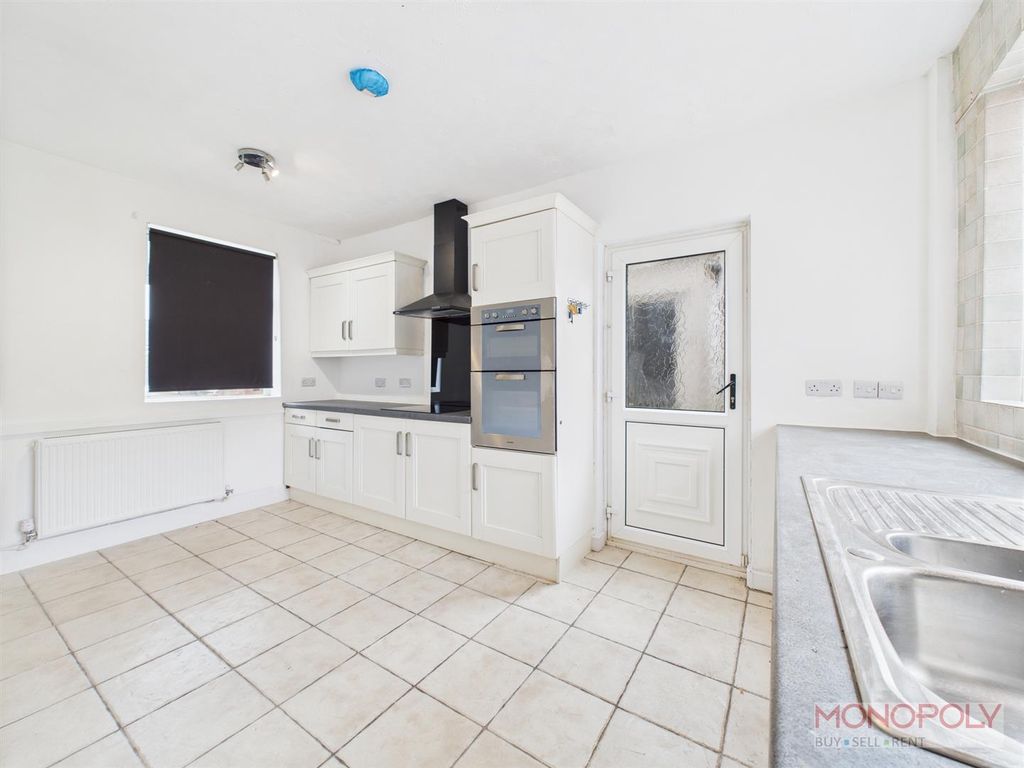Property photo 2 of 34 Cam01943G0-Pr0487-Still003.Jpg