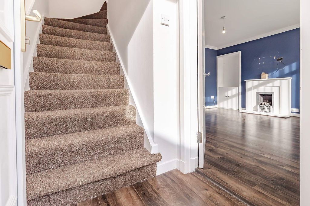 Property photo 2 of 16 Hall