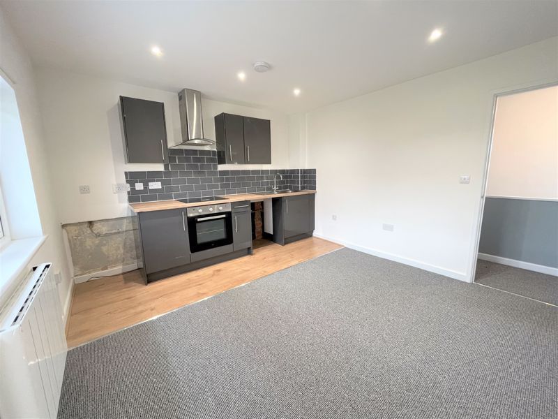 Property photo 2 of 7 Kitchen