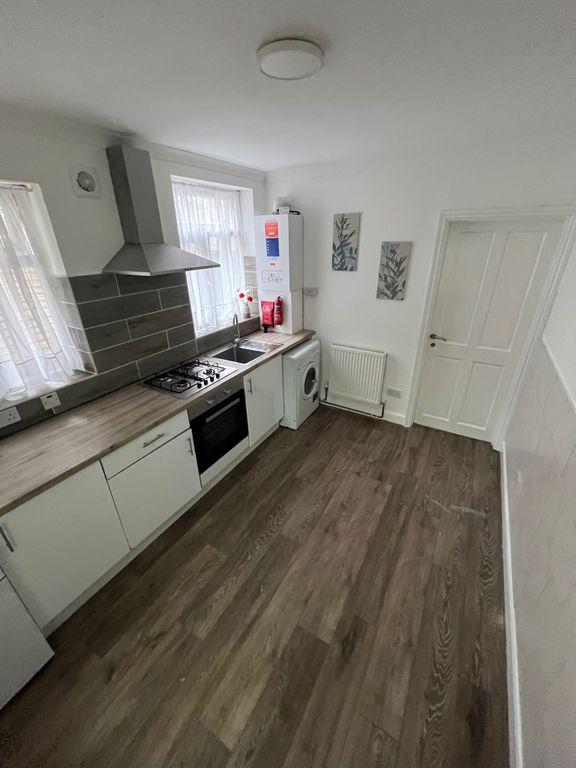 Property photo 3 of 6