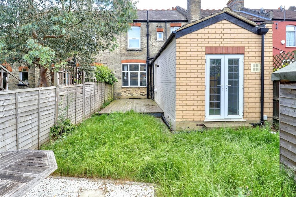 Property photo 2 of 8 Picture No. 26