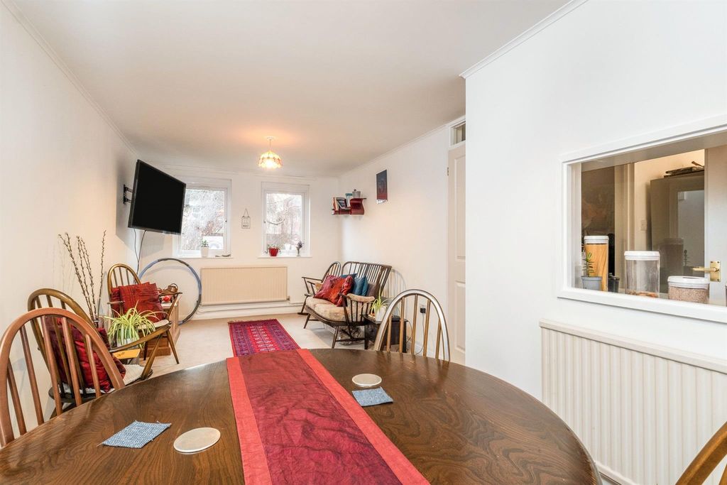 Property photo 1 of 8 View