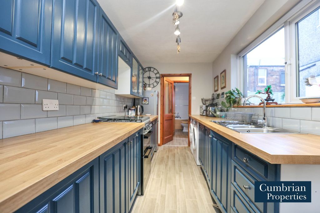 Property photo 2 of 14 Kitchen