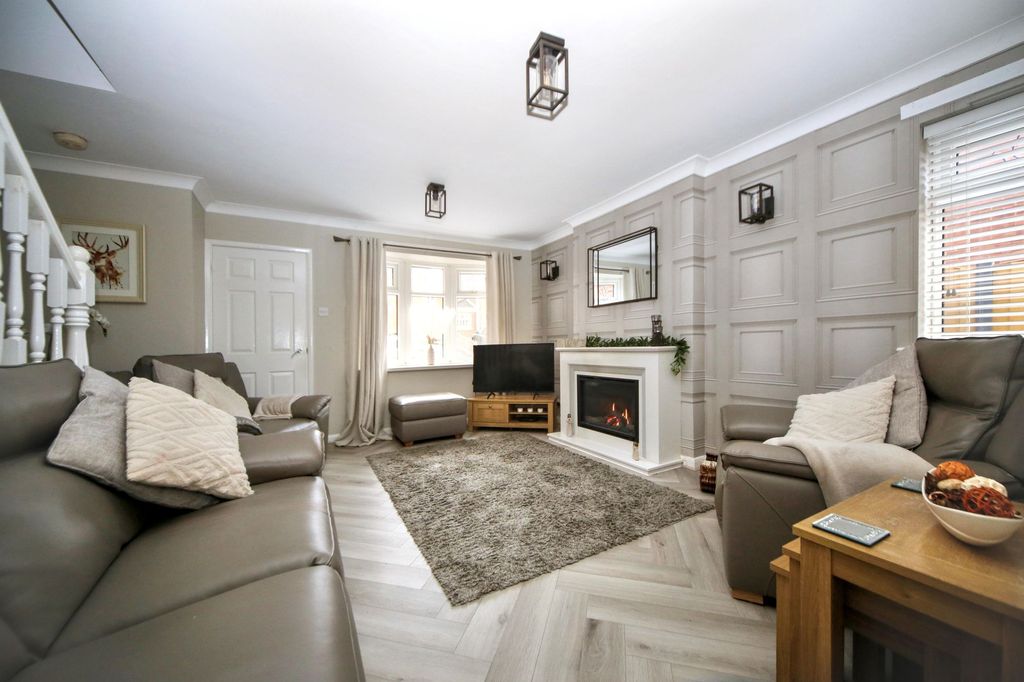 Property photo 2 of 23