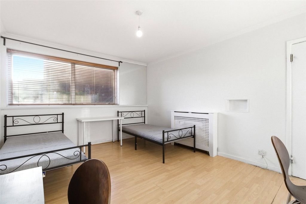 Property photo 3 of 17 Picture No. 05