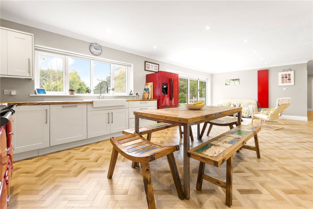 Property photo 2 of 15 Picture No. 04