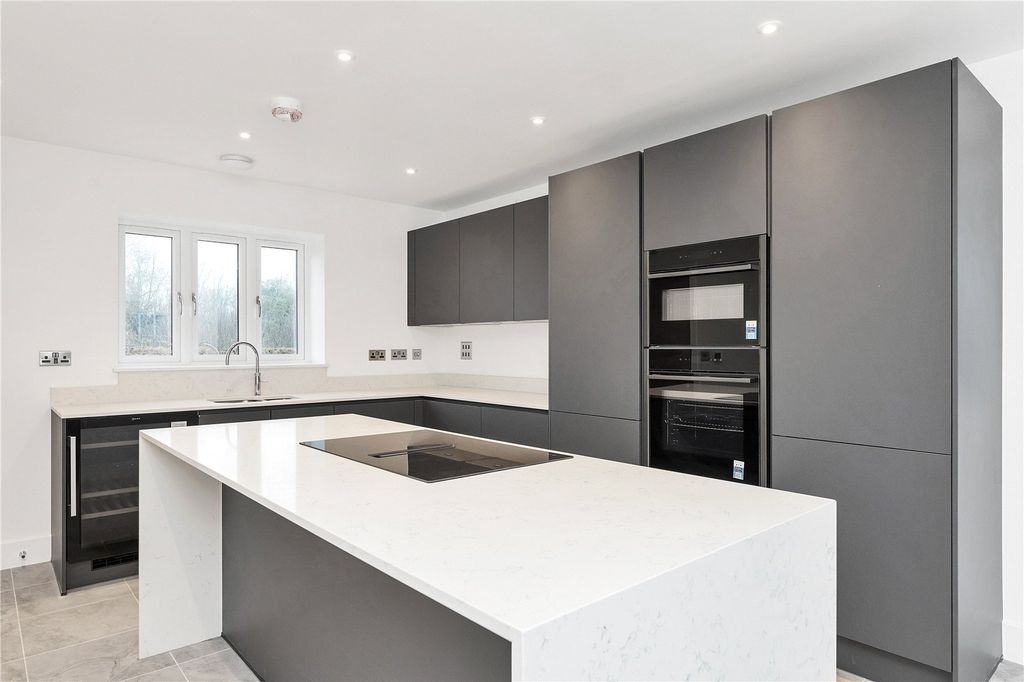 Property photo 3 of 13 Picture No. 09