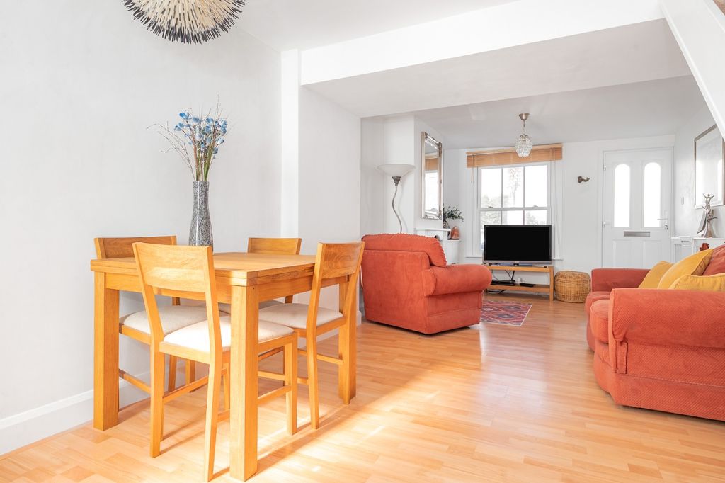 Property photo 3 of 9 5542892
