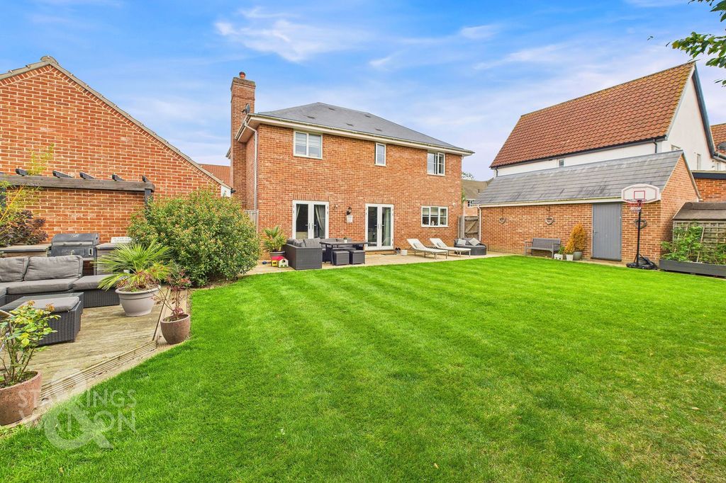 Property photo 1 of 27