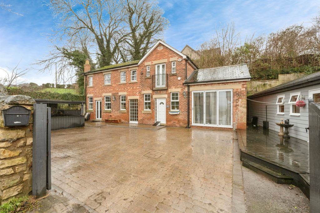 Property photo 1 of 24