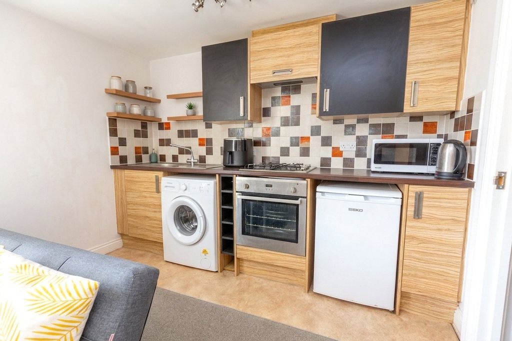 Property photo 2 of 10 Picture No. 08