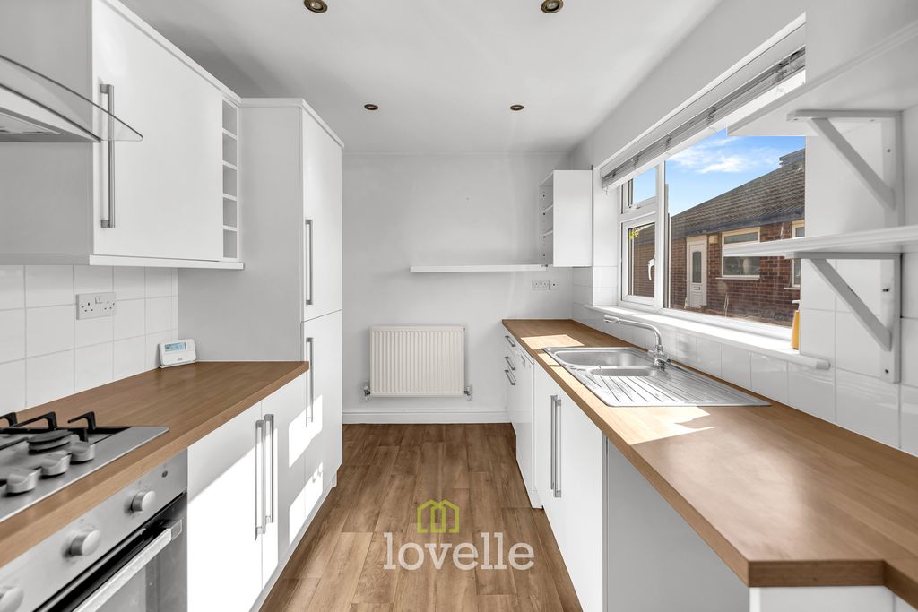 Property photo 2 of 25