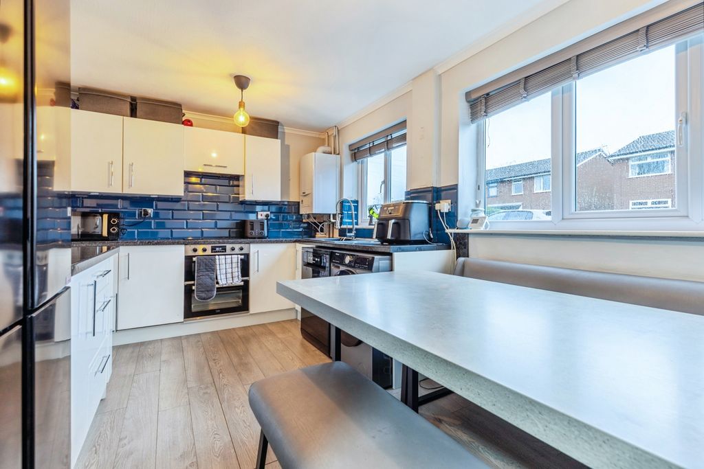 Property photo 3 of 11 Photo