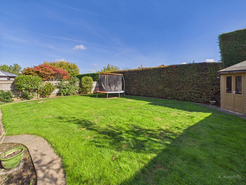 Property photo 3 of 14 Garden