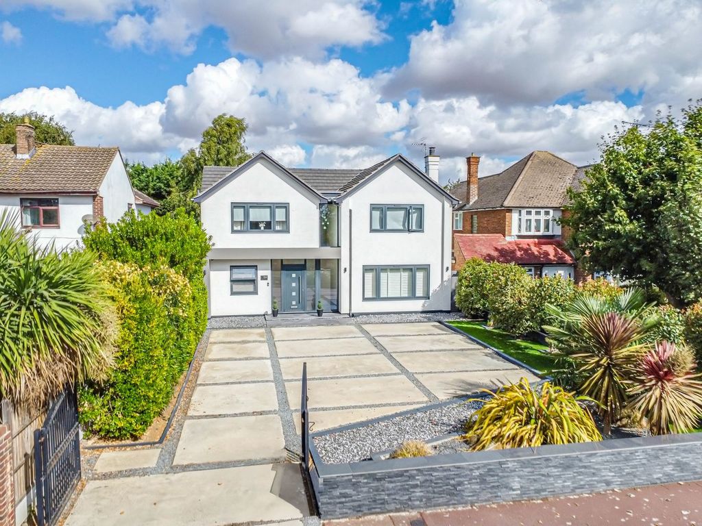 Property photo 1 of 31