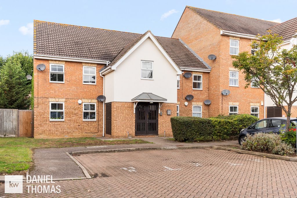 Property photo 1 of 18