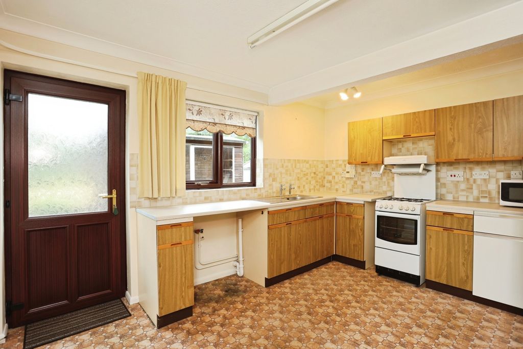 Property photo 2 of 17 Photo