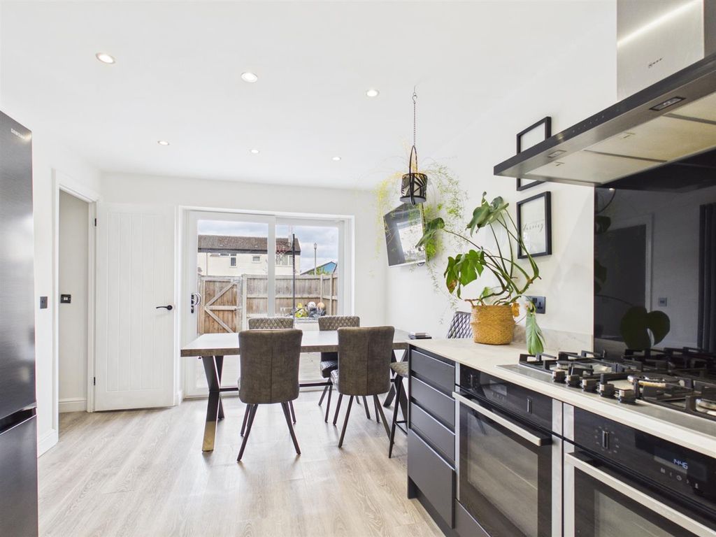 Property photo 2 of 18 Kitchen 2.Jpg