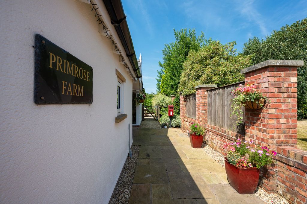 Property photo 3 of 60