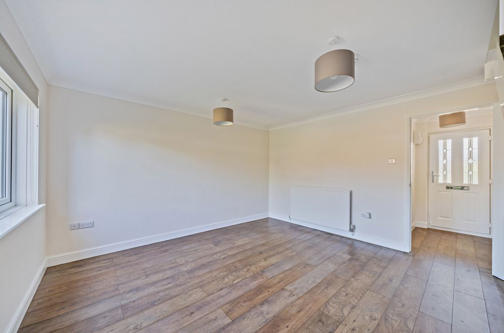 Property photo 3 of 12 1289760-47-6824Bf...