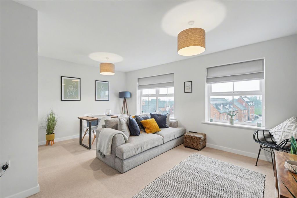 Property photo 2 of 20 Lounge_2.Jpeg