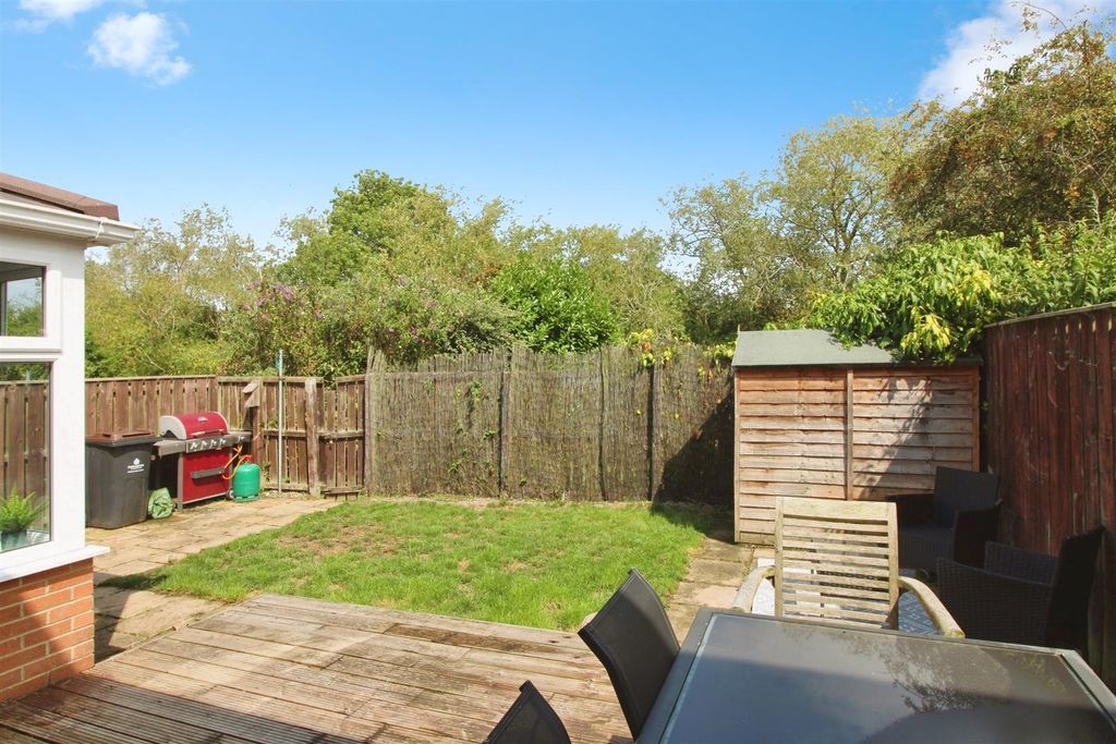 Property photo 3 of 10 Externally