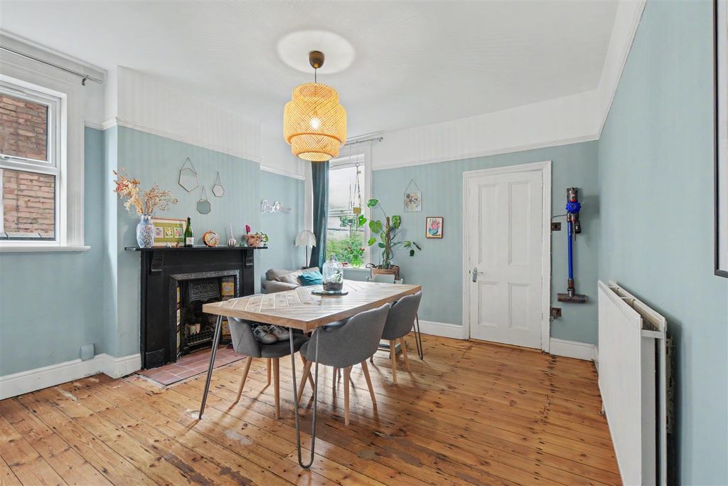Property photo 3 of 19 Dining Room