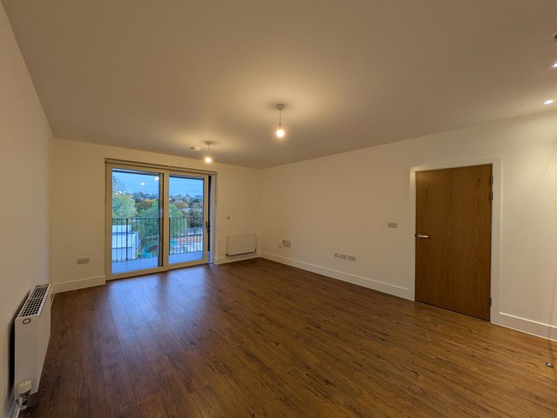 Property photo 2 of 6 Photo 4