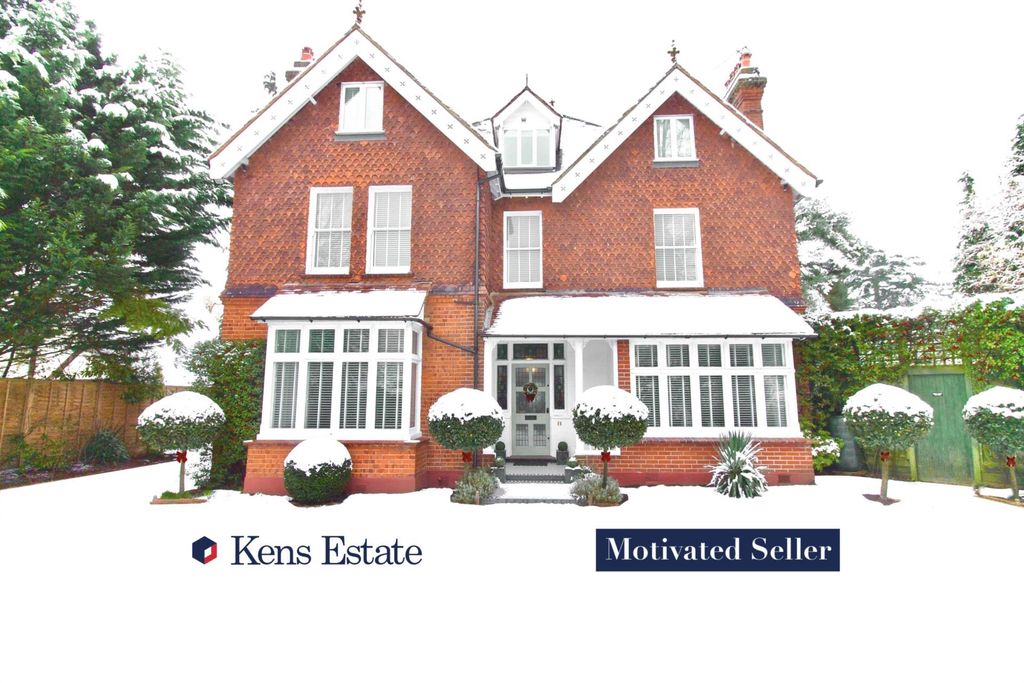 Property photo 2 of 21