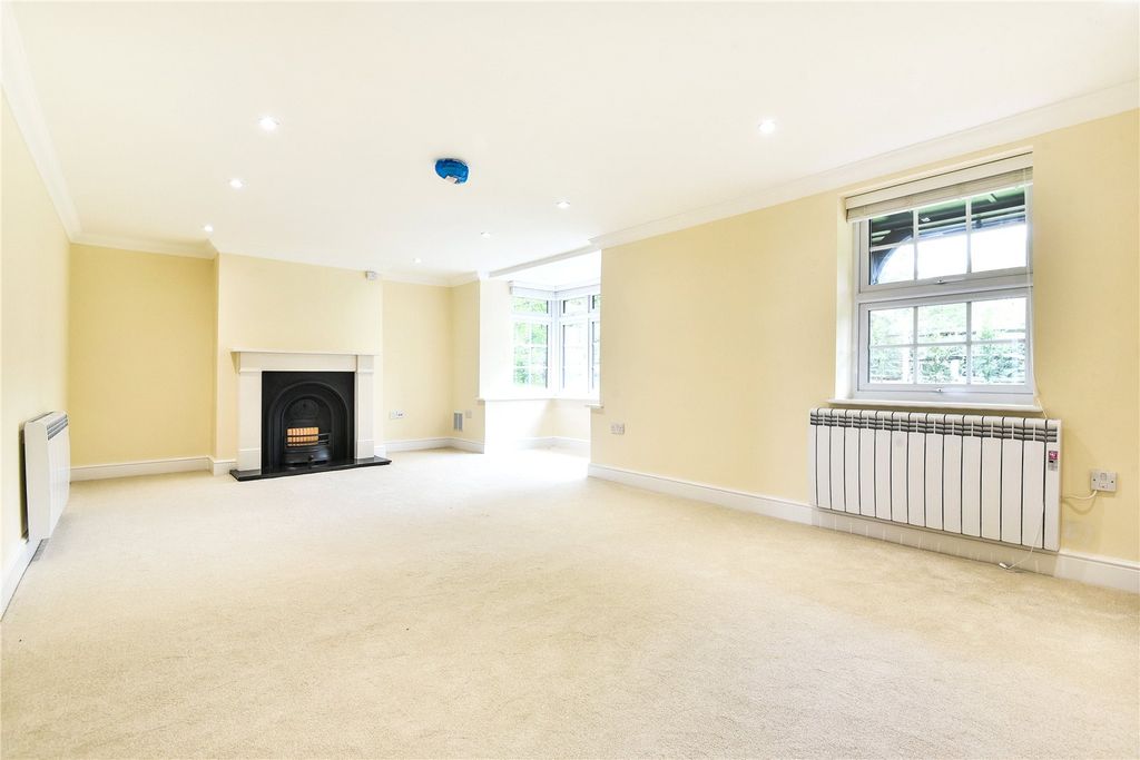 Property photo 2 of 8 Living Room