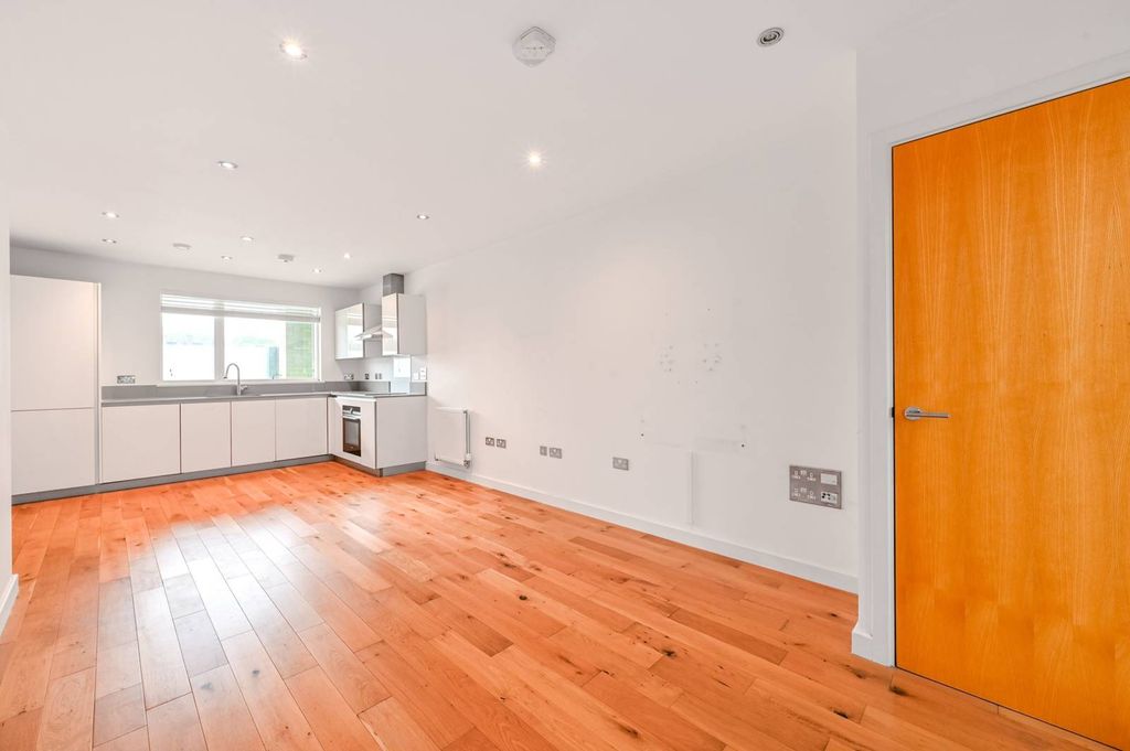 Property photo 2 of 7