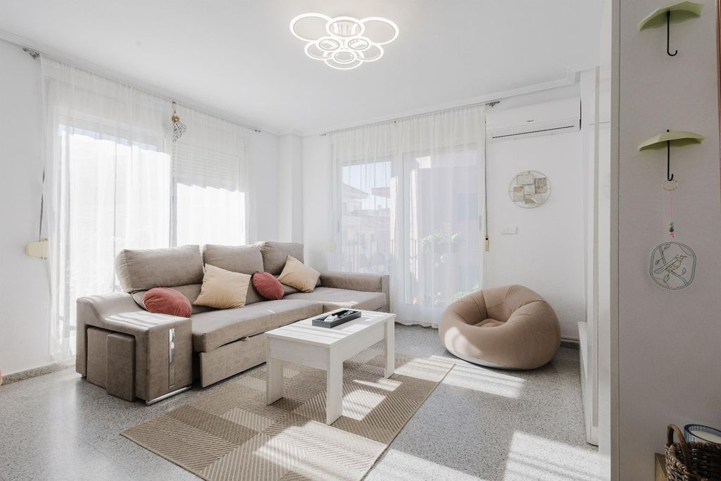 Property photo 3 of 32