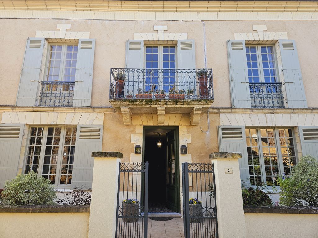 Property photo 1 of 20