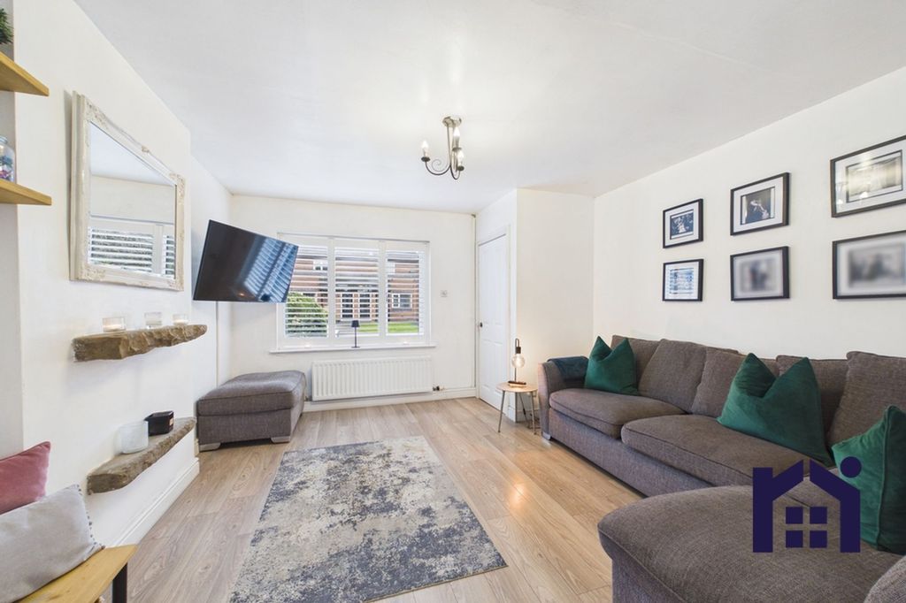 Property photo 3 of 20 Living Room