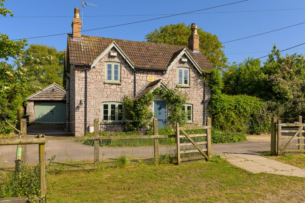 Property photo 1 of 23 Exterior