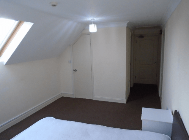 Property photo 3 of 17 Room 8 Floor 2